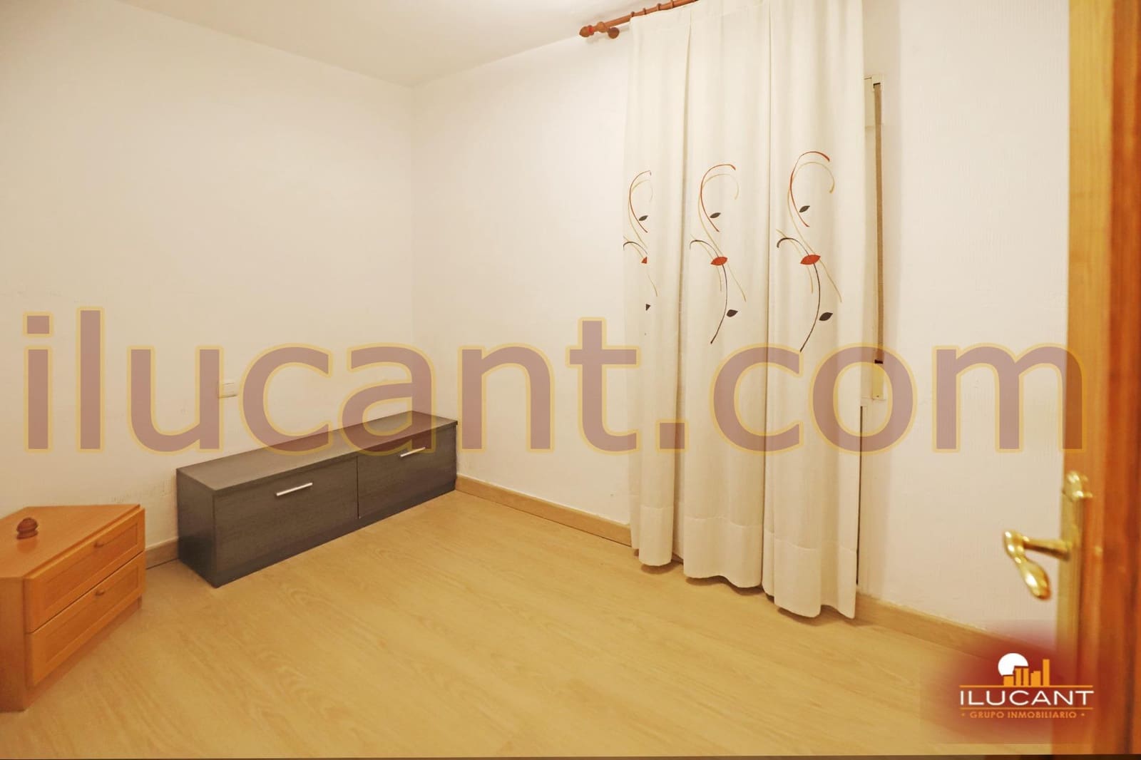 3 makuuhuone Asunto myytävänä paikassa Alicante kaupunki - 139 000 € (Ref: 9114668)