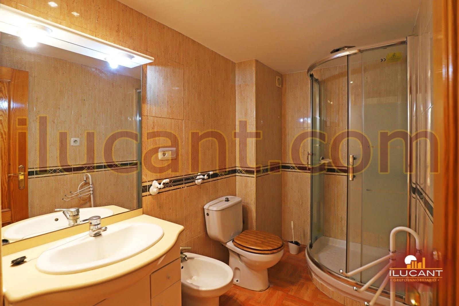 3 makuuhuone Asunto myytävänä paikassa Alicante kaupunki - 139 000 € (Ref: 9114668)