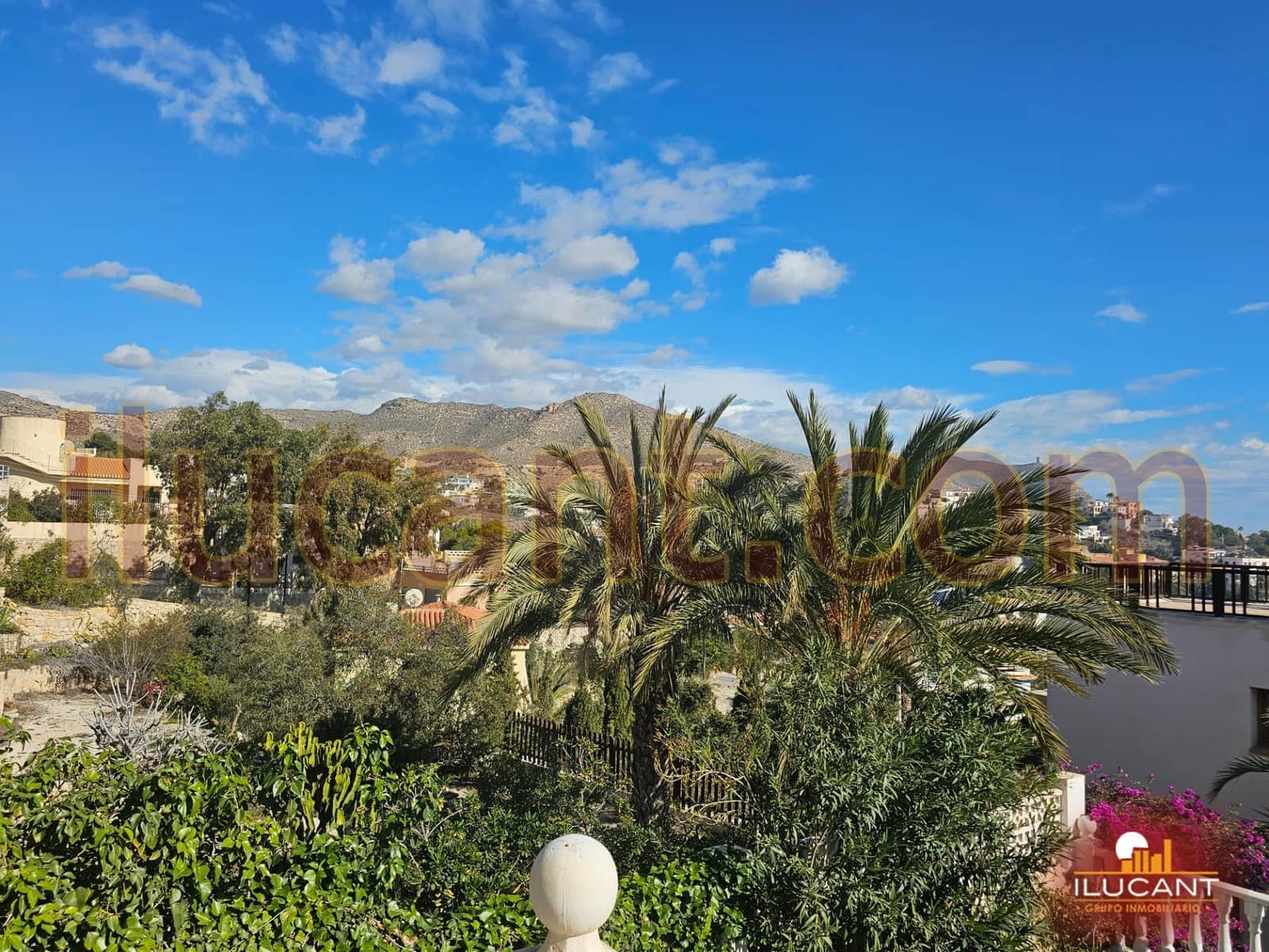 3 sovrum Villa till salu i El Campello - 475 000 € (Ref: 9114673)