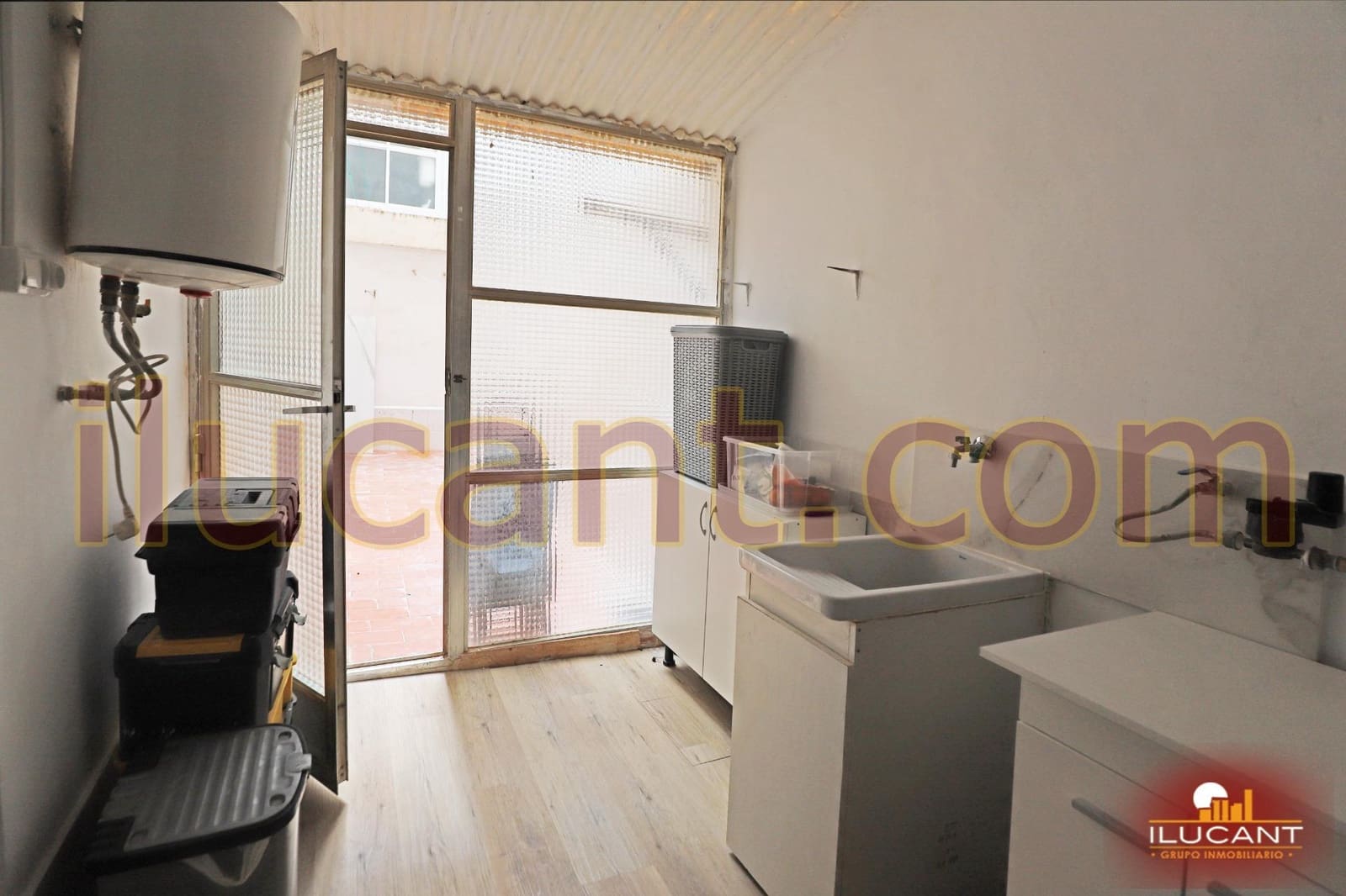 3 soveværelse Lejlighed til salg i Alicante by - € 165.000 (Ref: 9114679)