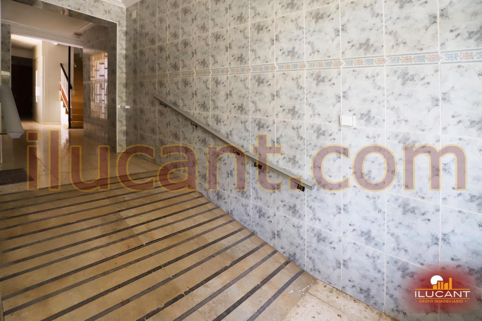 3 soveværelse Lejlighed til salg i Alicante by - € 165.000 (Ref: 9114679)