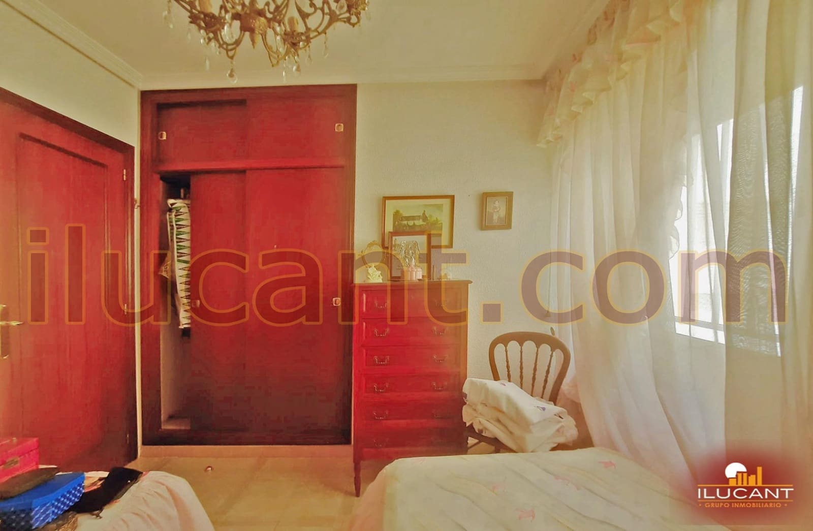 4 makuuhuone Asunto myytävänä paikassa Alicante kaupunki mukana 
autotalli - 350 000 € (Ref: 9114683)