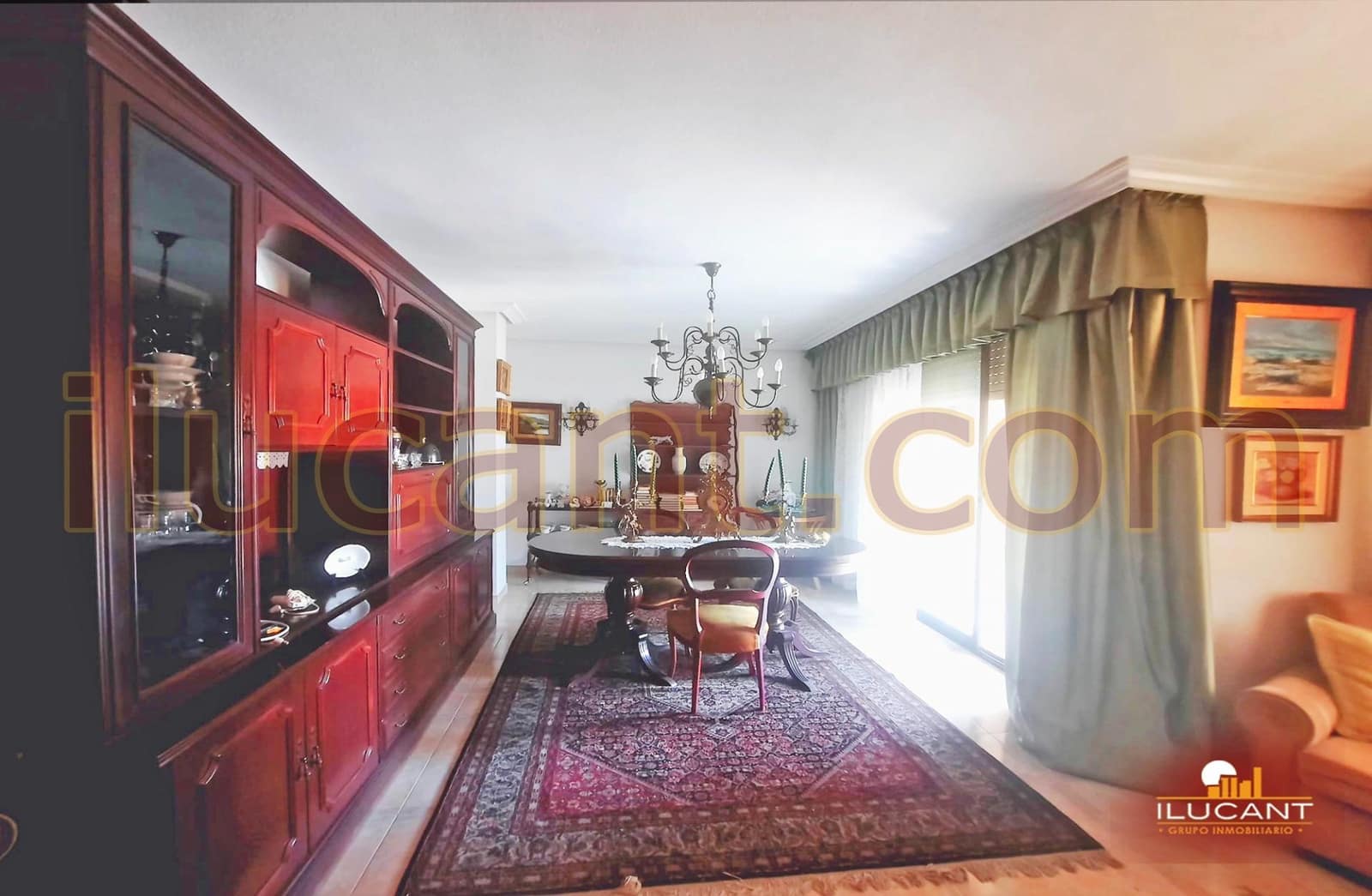 4 makuuhuone Asunto myytävänä paikassa Alicante kaupunki mukana 
autotalli - 350 000 € (Ref: 9114683)