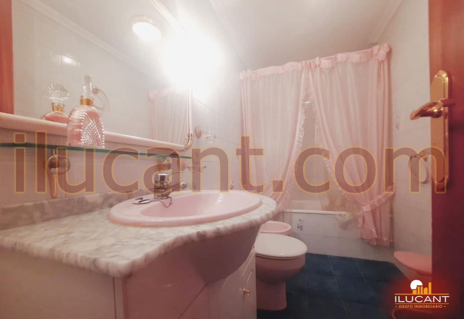 4 makuuhuone Asunto myytävänä paikassa Alicante kaupunki mukana 
autotalli - 350 000 € (Ref: 9114683)