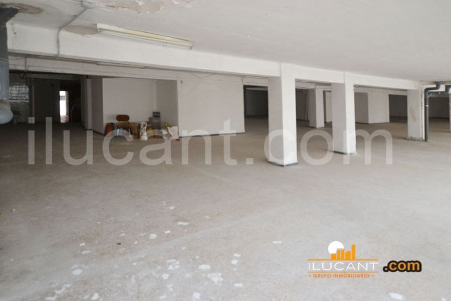 Comercial para venda em Alicante cidade - 274 750 € (Ref: 9114688)