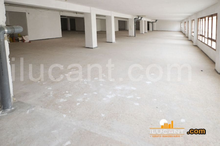 Comercial para venda em Alicante cidade - 274 750 € (Ref: 9114688)