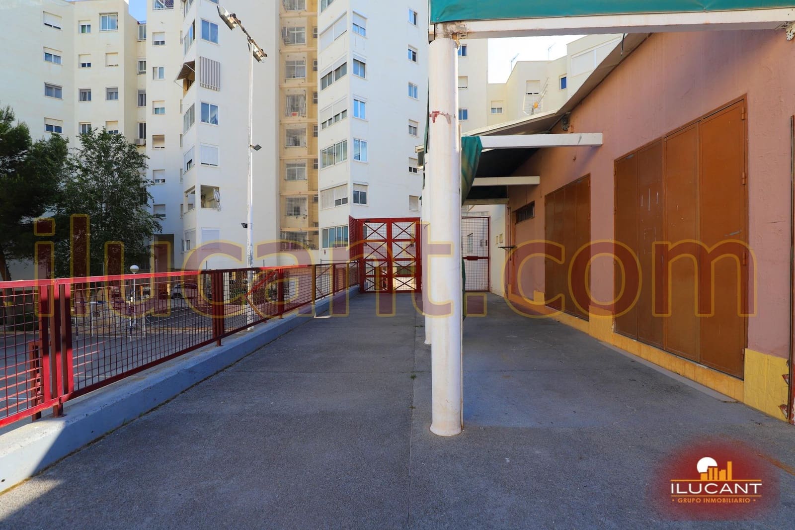 Erhverv til salg i Alicante by - € 125.000 (Ref: 9114697)