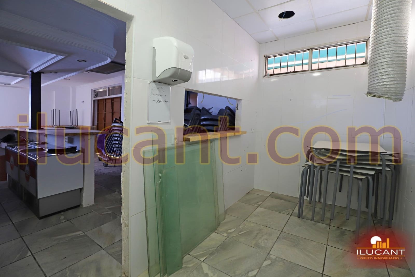 Erhverv til salg i Alicante by - € 125.000 (Ref: 9114697)