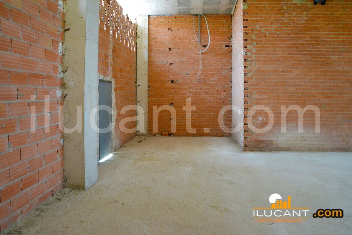 Komercyjne na sprzedaż w Miasto Alicante / Alacant - 179 000 € (Ref: 9114714)