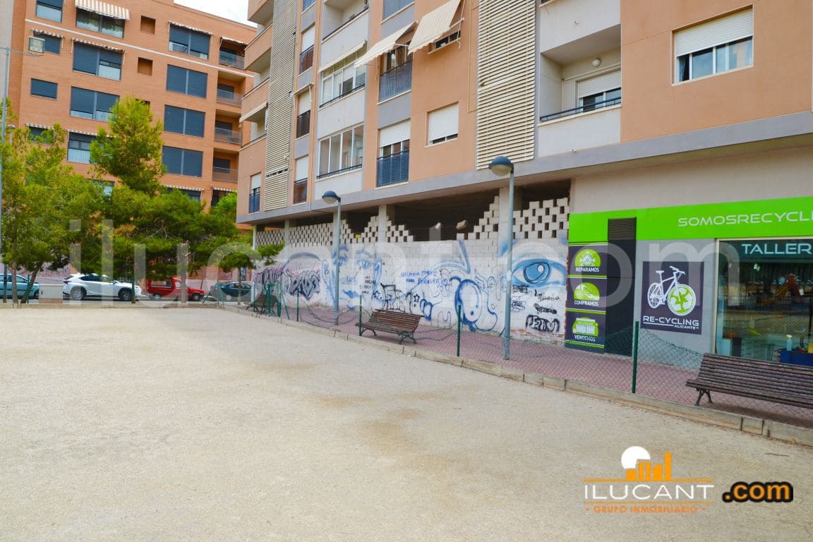 Komercyjne na sprzedaż w Miasto Alicante / Alacant - 179 000 € (Ref: 9114714)