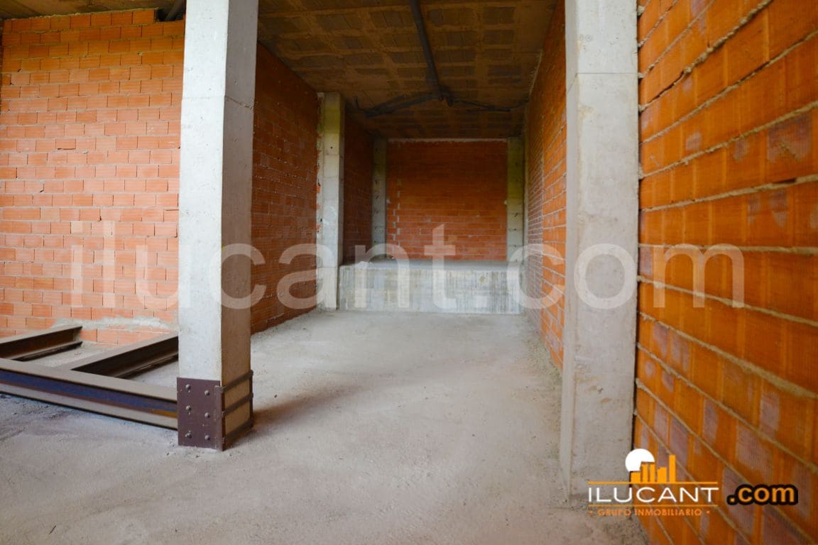 Komercyjne na sprzedaż w Miasto Alicante / Alacant - 179 000 € (Ref: 9114714)