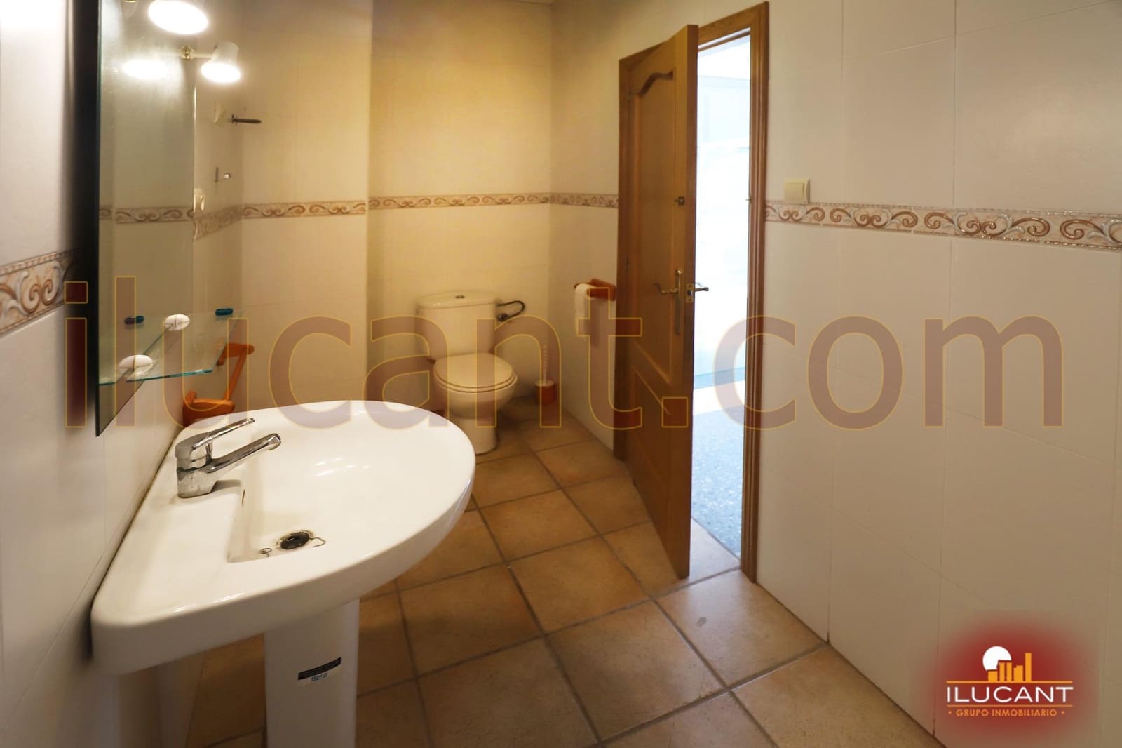 Kommersiell till salu i Alicante stad - 110 000 € (Ref: 9114721)