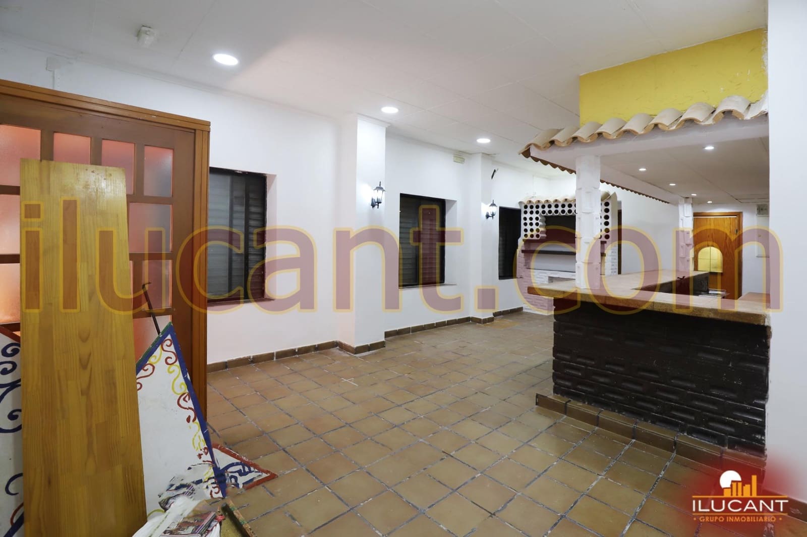 Commercieel te koop in Alicante stad - € 117.000 (Ref: 9114723)