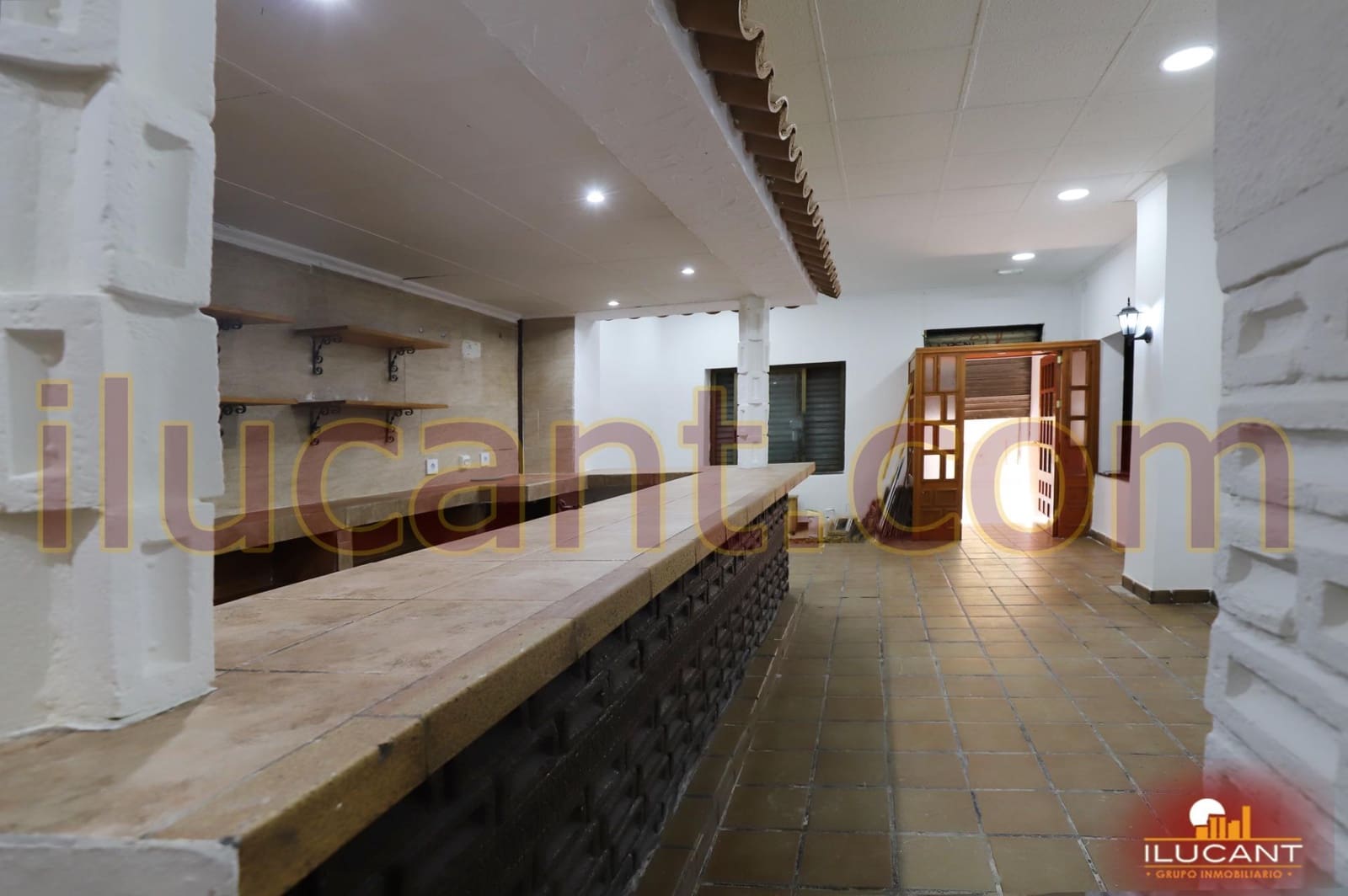 Commercieel te koop in Alicante stad - € 117.000 (Ref: 9114723)