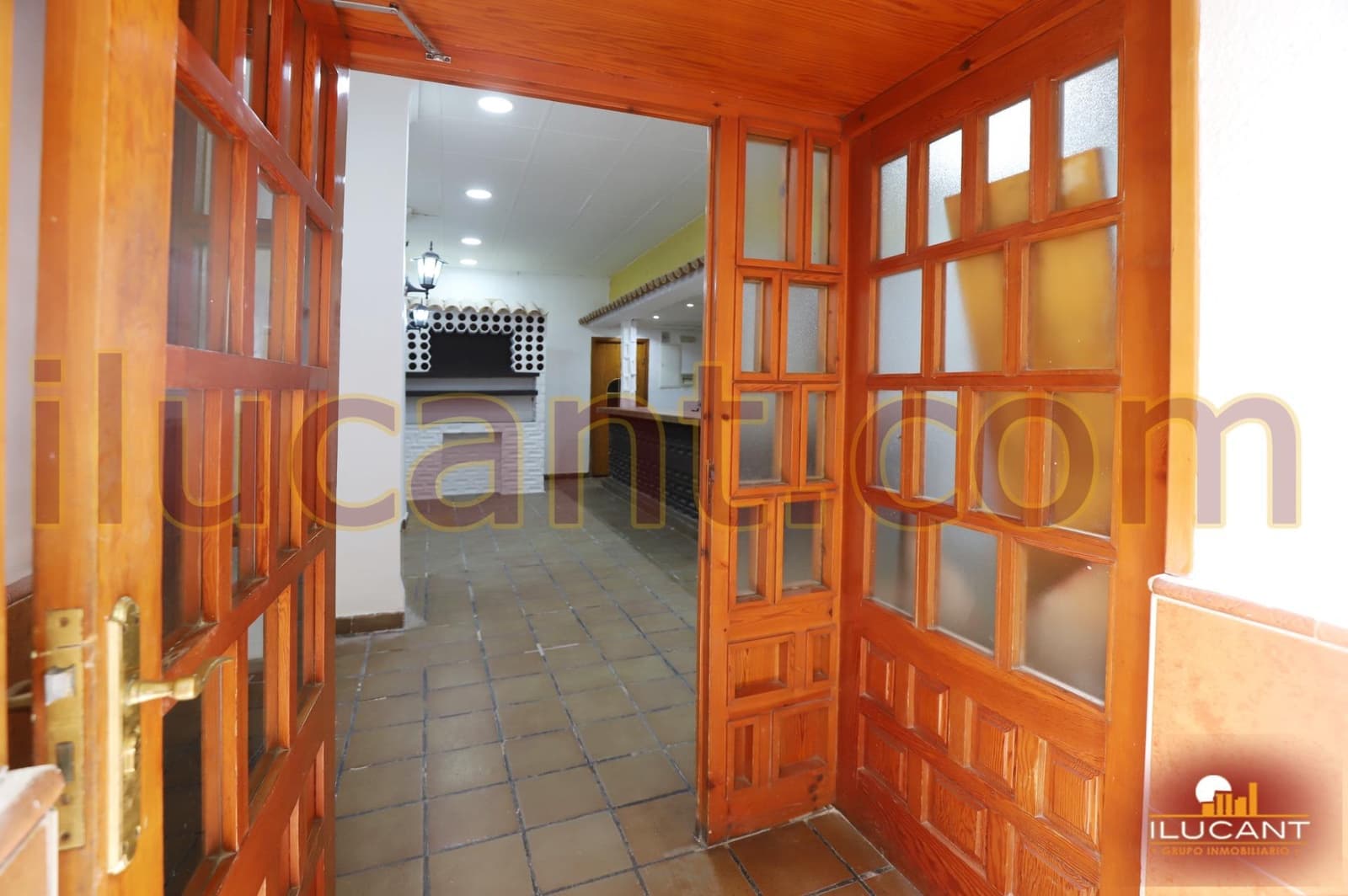 Commercieel te koop in Alicante stad - € 117.000 (Ref: 9114723)