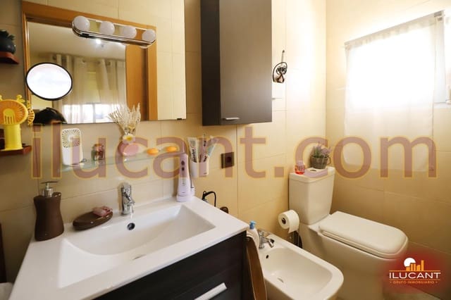 4 soverom Villa til salgs i Divina Pastora, Alicante by - € 405 000 (Ref: 9202379)