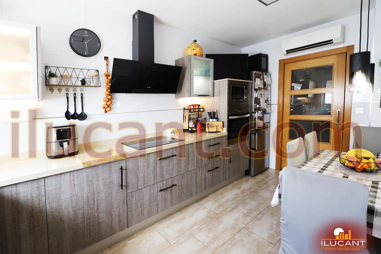 4 sovrum Villa till salu i Alicante stad - 405 000 € (Ref: 9202379)
