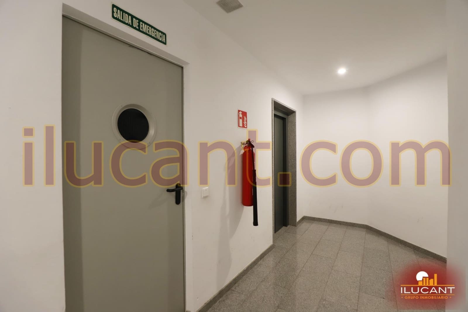 2 makuuhuone Asunto myytävänä paikassa Alicante kaupunki mukana uima-altaan 
autotalli - 399 000 € (Ref: 9215364)