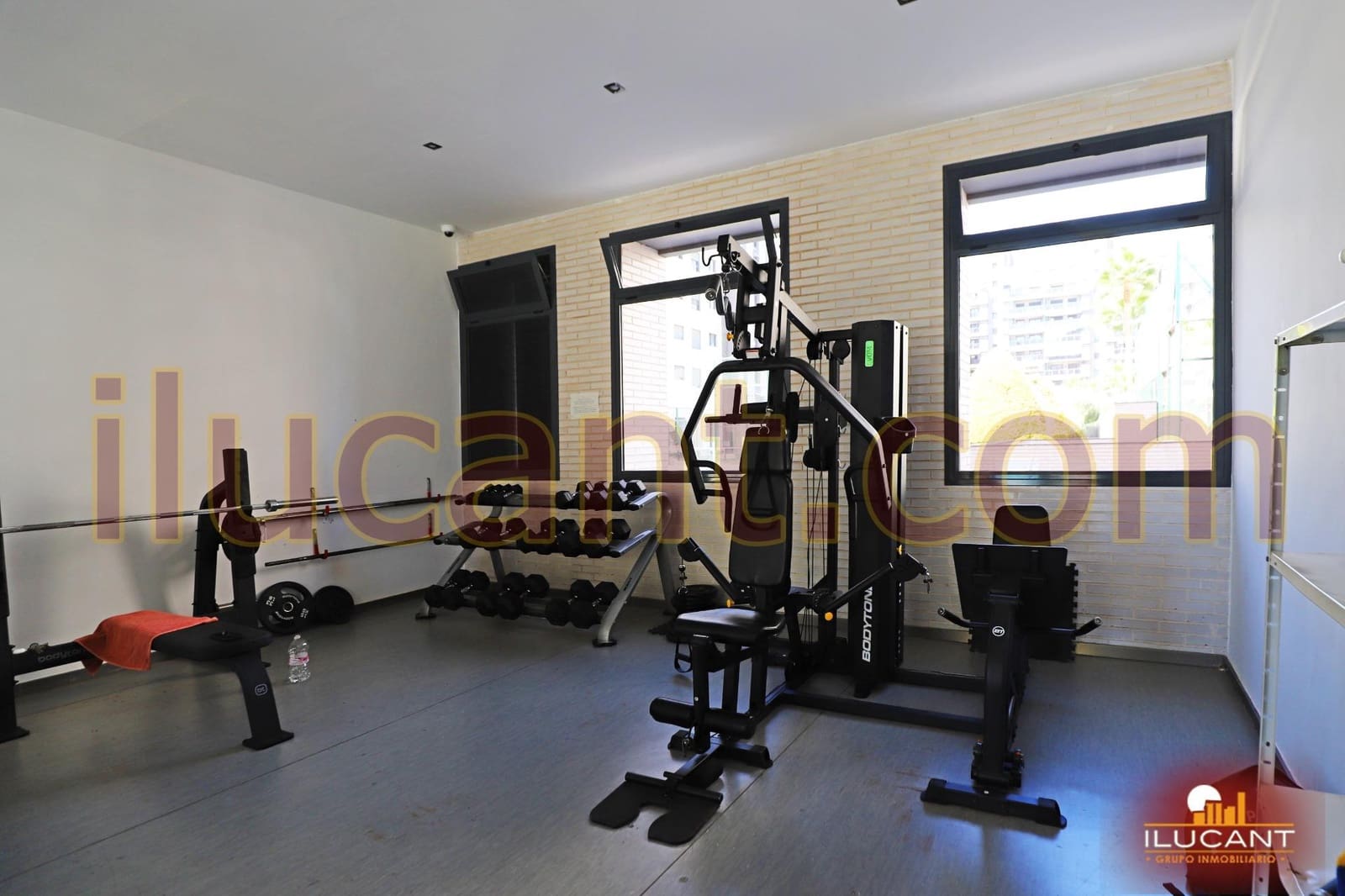 2 makuuhuone Asunto myytävänä paikassa Alicante kaupunki mukana uima-altaan 
autotalli - 399 000 € (Ref: 9215364)