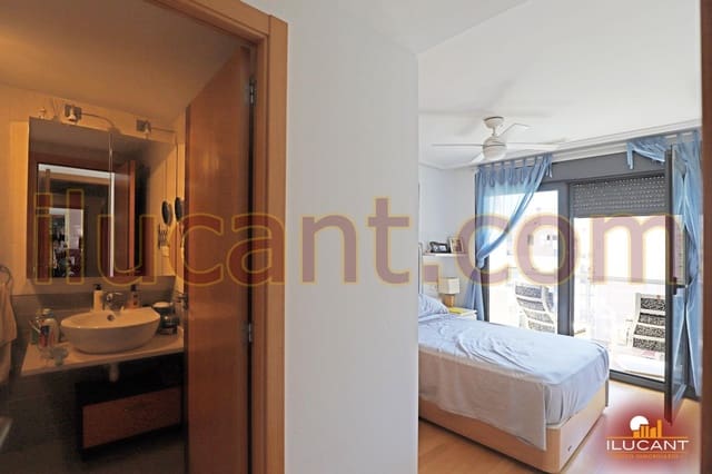 2 makuuhuone Asunto myytävänä paikassa Alicante kaupunki mukana uima-altaan 
autotalli - 399 000 € (Ref: 9215364)