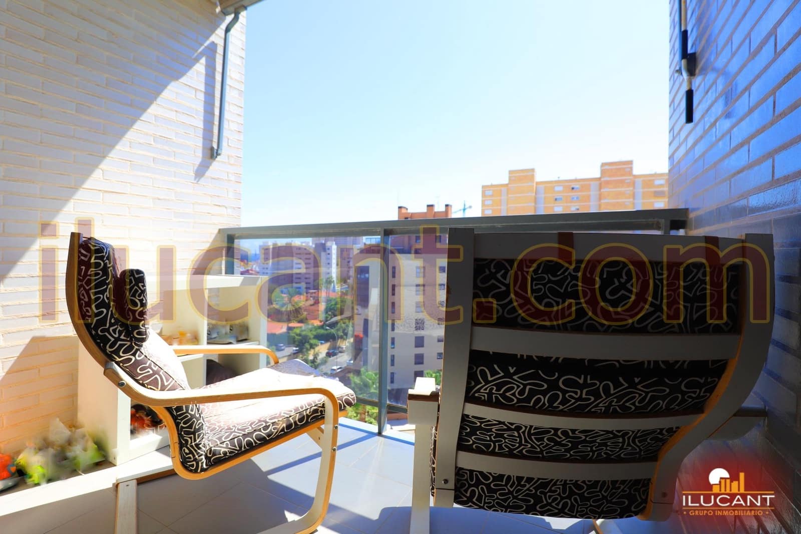 2 makuuhuone Asunto myytävänä paikassa Alicante kaupunki mukana uima-altaan 
autotalli - 399 000 € (Ref: 9215364)