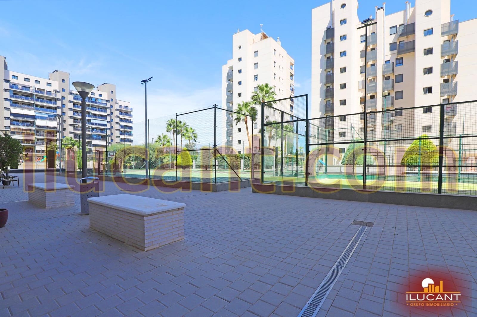 2 makuuhuone Asunto myytävänä paikassa Alicante kaupunki mukana uima-altaan 
autotalli - 399 000 € (Ref: 9215364)