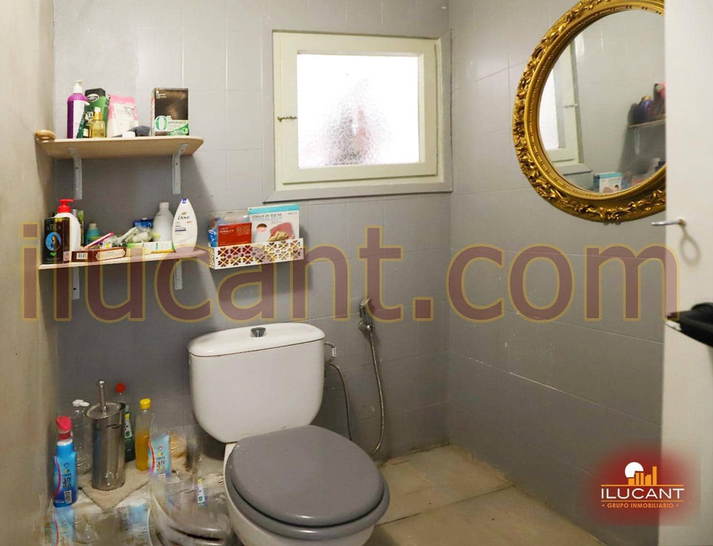 3 makuuhuone Asunto myytävänä paikassa Alicante kaupunki - 129 000 € (Ref: 9236844)