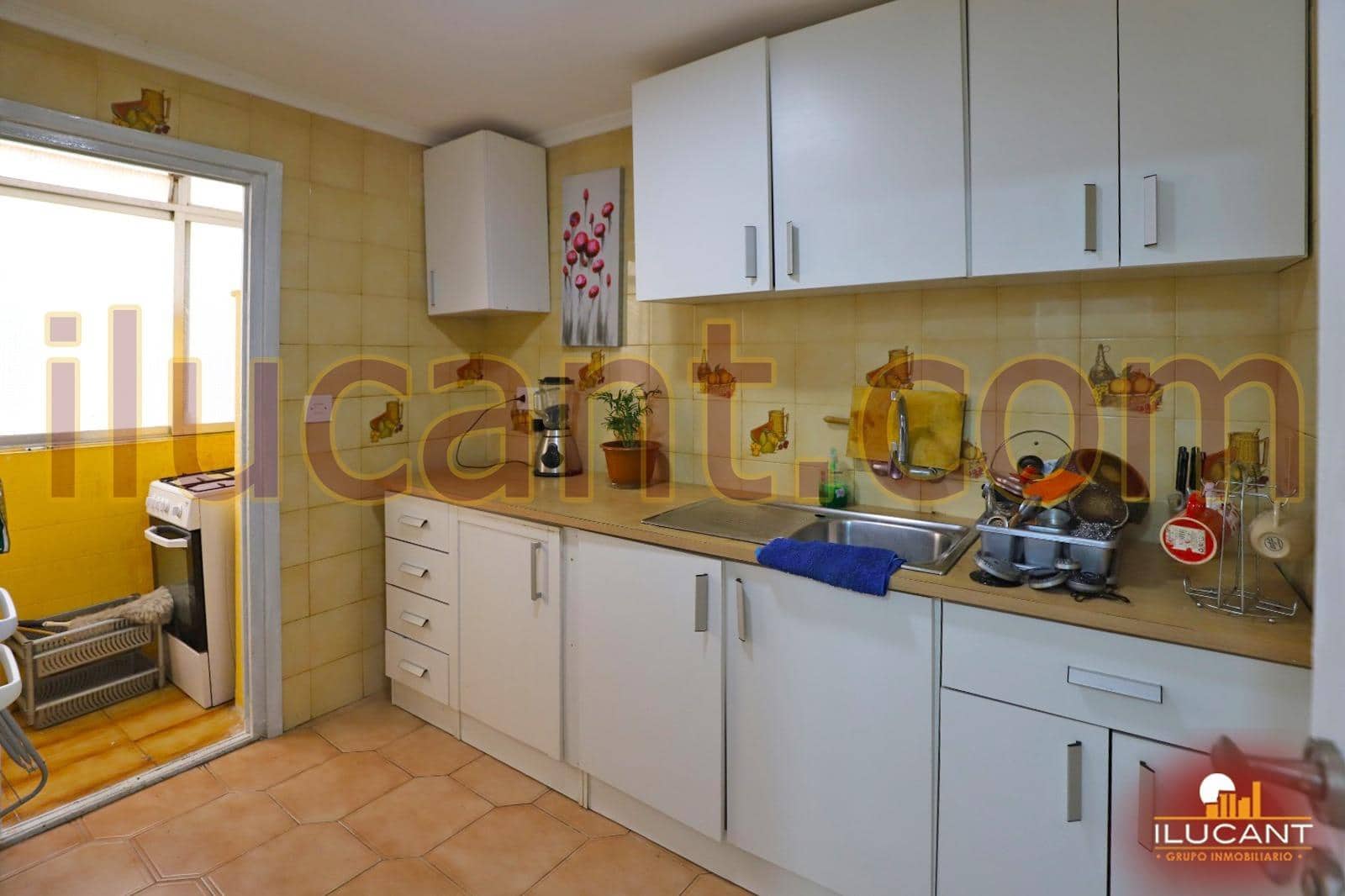 3 makuuhuone Asunto myytävänä paikassa Alicante kaupunki - 129 000 € (Ref: 9236844)