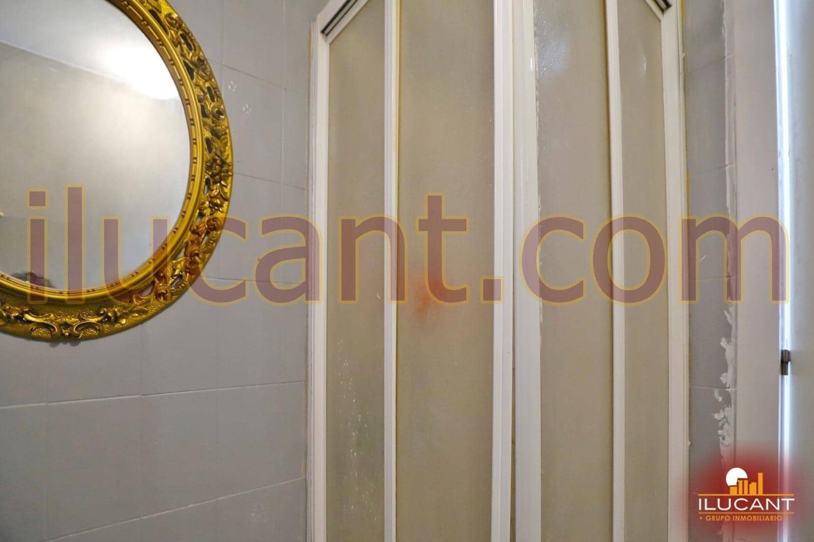 3 makuuhuone Asunto myytävänä paikassa Alicante kaupunki - 129 000 € (Ref: 9236844)