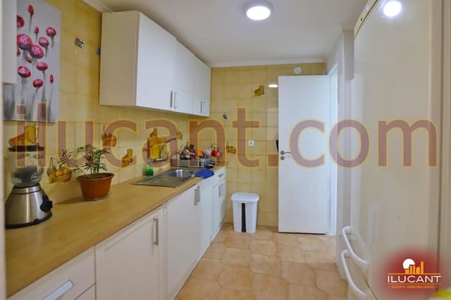 3 makuuhuone Asunto myytävänä paikassa Alicante kaupunki - 129 000 € (Ref: 9236844)