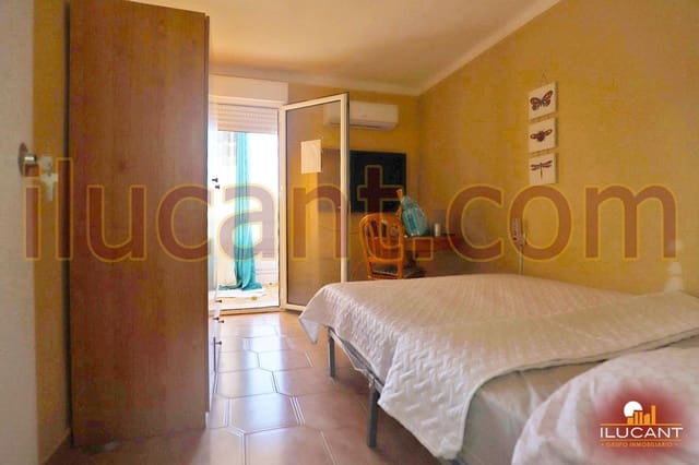 3 makuuhuone Asunto myytävänä paikassa Alicante kaupunki - 129 000 € (Ref: 9236844)