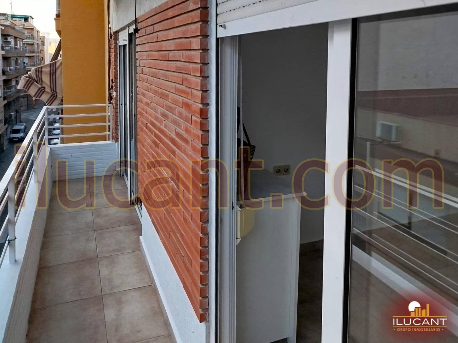 3 soveværelse Lejlighed til salg i Alicante by - € 159.000 (Ref: 9303421)