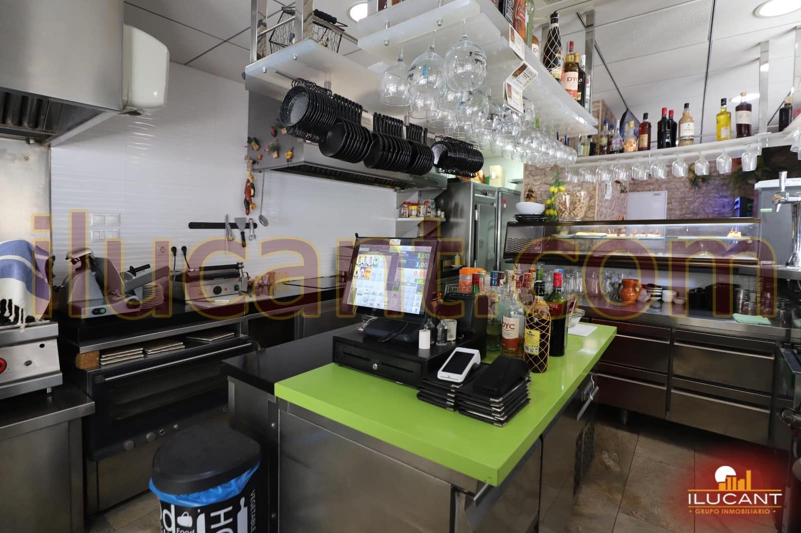 Bedrijf te koop in Playa de San Juan - € 350.000 (Ref: 9355796)