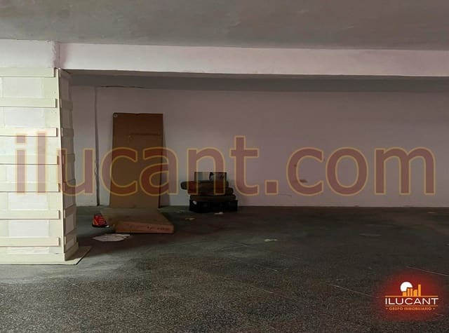 Garasje til salgs i Carolinas Bajas, Alicante by - € 13 500 (Ref: 9390758)