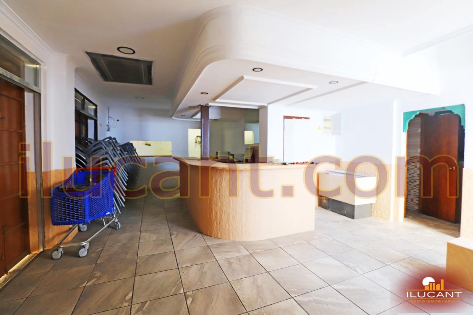 Commercial for sale in Alicante / Alacant city - € 124,000 (Ref: 9449043)