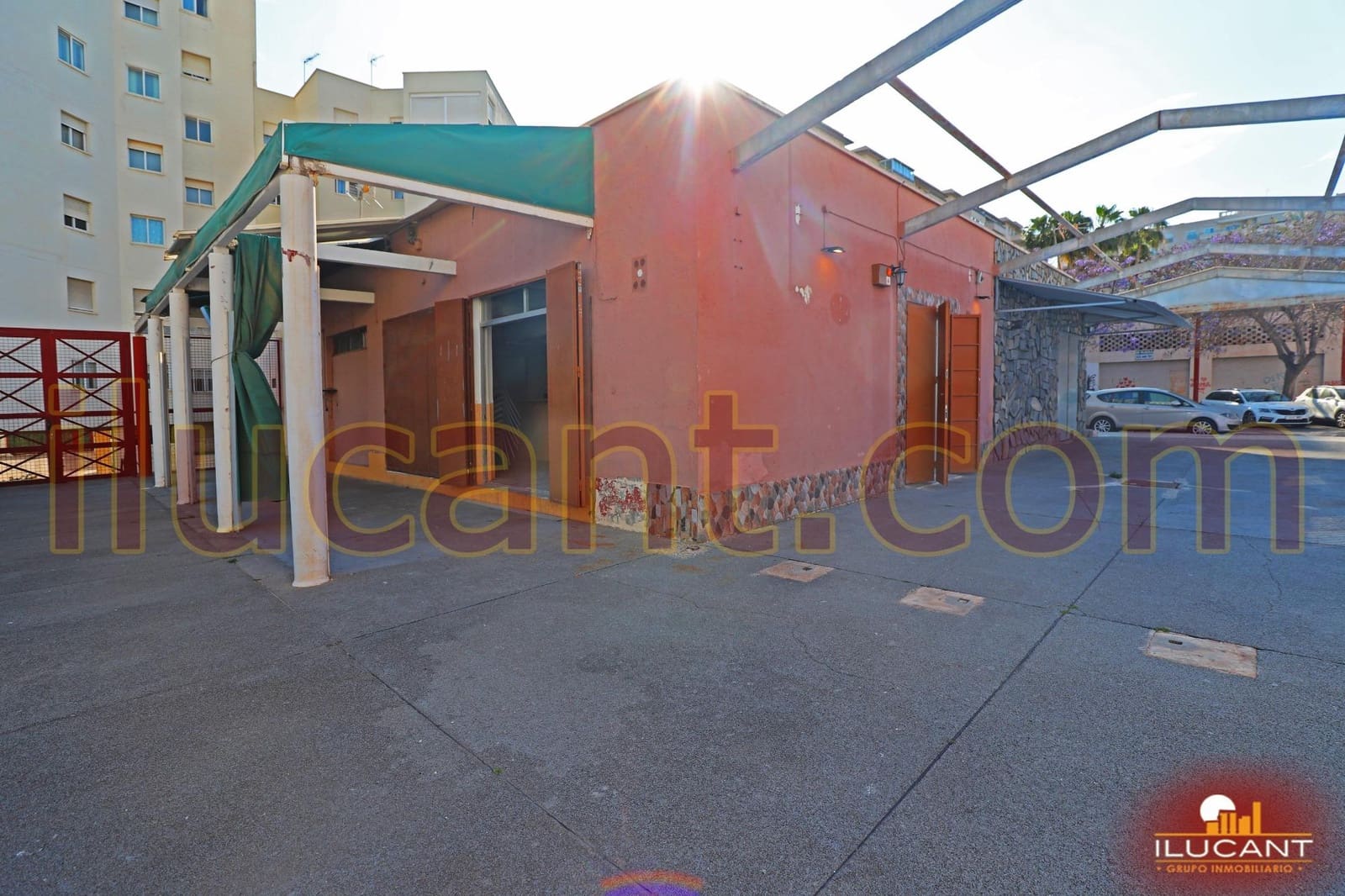 Commercial for sale in Alicante / Alacant city - € 124,000 (Ref: 9449043)