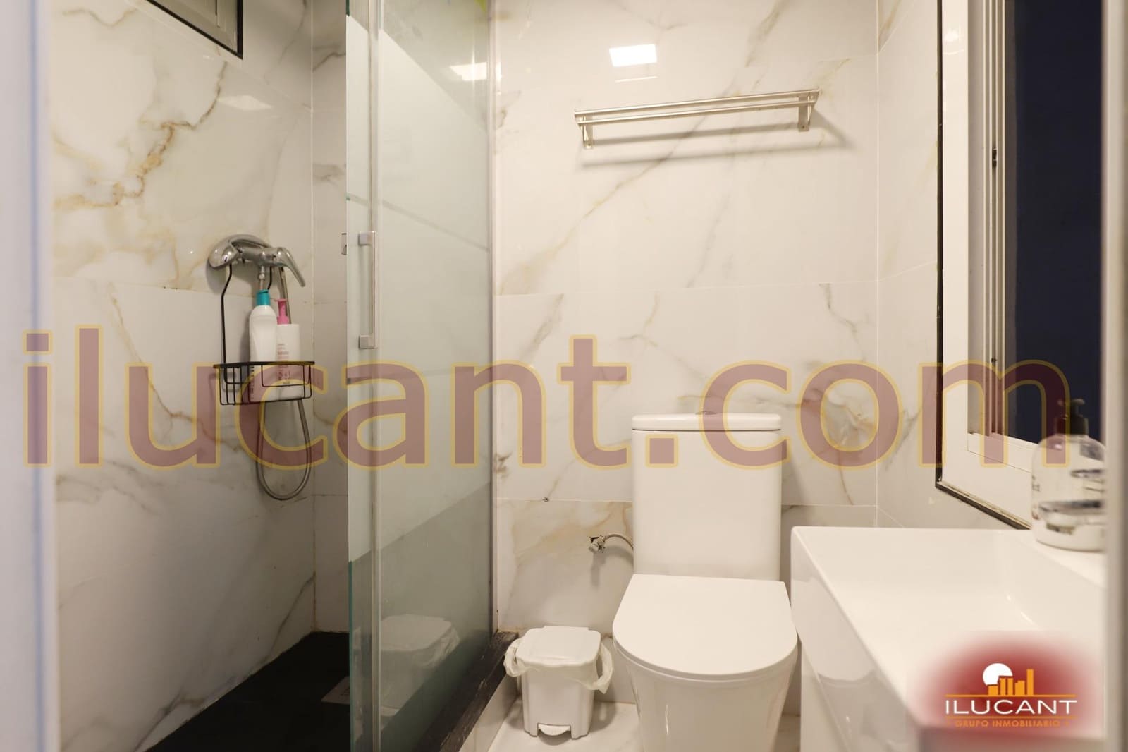 4 slaapkamer Flat te koop in Alicante stad - € 320.000 (Ref: 9452083)