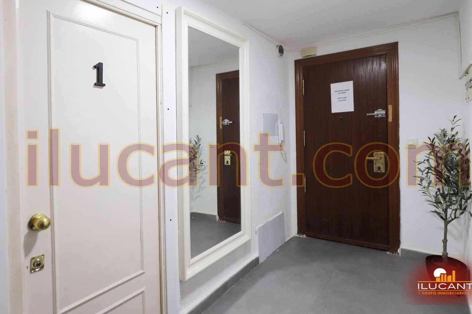 4 slaapkamer Flat te koop in Alicante stad - € 320.000 (Ref: 9452083)