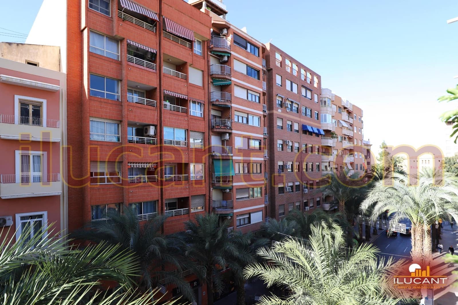 4 slaapkamer Flat te koop in Alicante stad - € 320.000 (Ref: 9452083)
