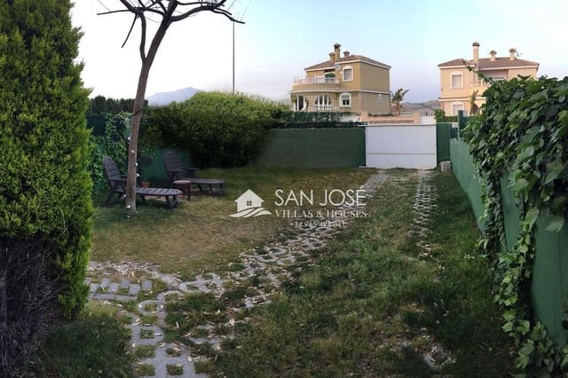 Pareado de 3 habitaciones en Monforte del Cid en venta - 210.000 € (Ref: 10011616)