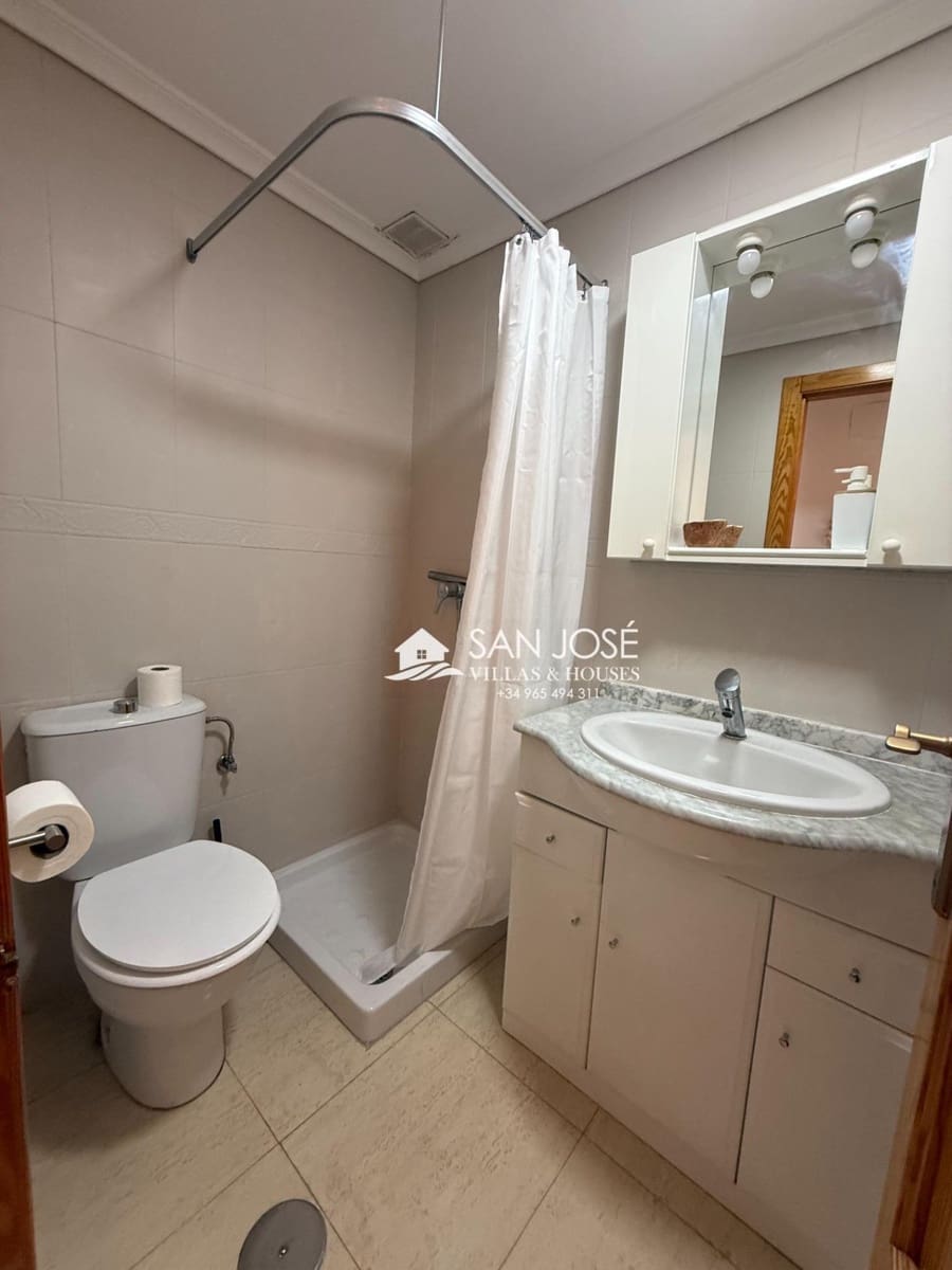 Villa/Maison Mitoyenne de 2 chambres à louer à Monforte del Cid - 900 € (Ref: 10030714)