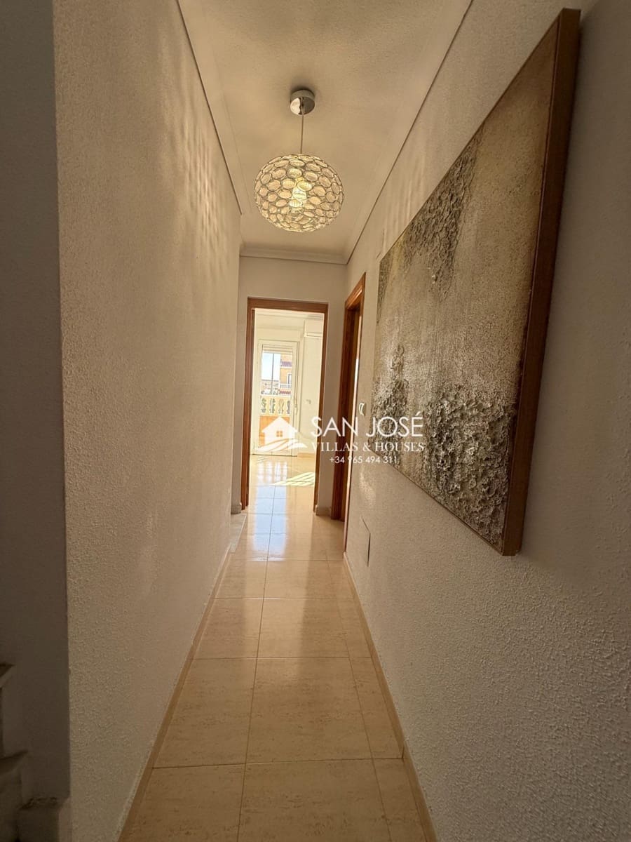 Villa/Maison Mitoyenne de 2 chambres à louer à Monforte del Cid - 900 € (Ref: 10030714)