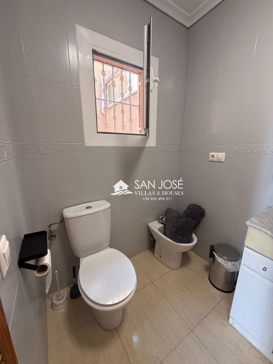 Villa/Maison Mitoyenne de 2 chambres à louer à Monforte del Cid - 900 € (Ref: 10030714)