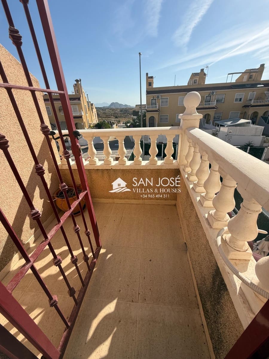 Villa/Maison Mitoyenne de 2 chambres à louer à Monforte del Cid - 900 € (Ref: 10030714)