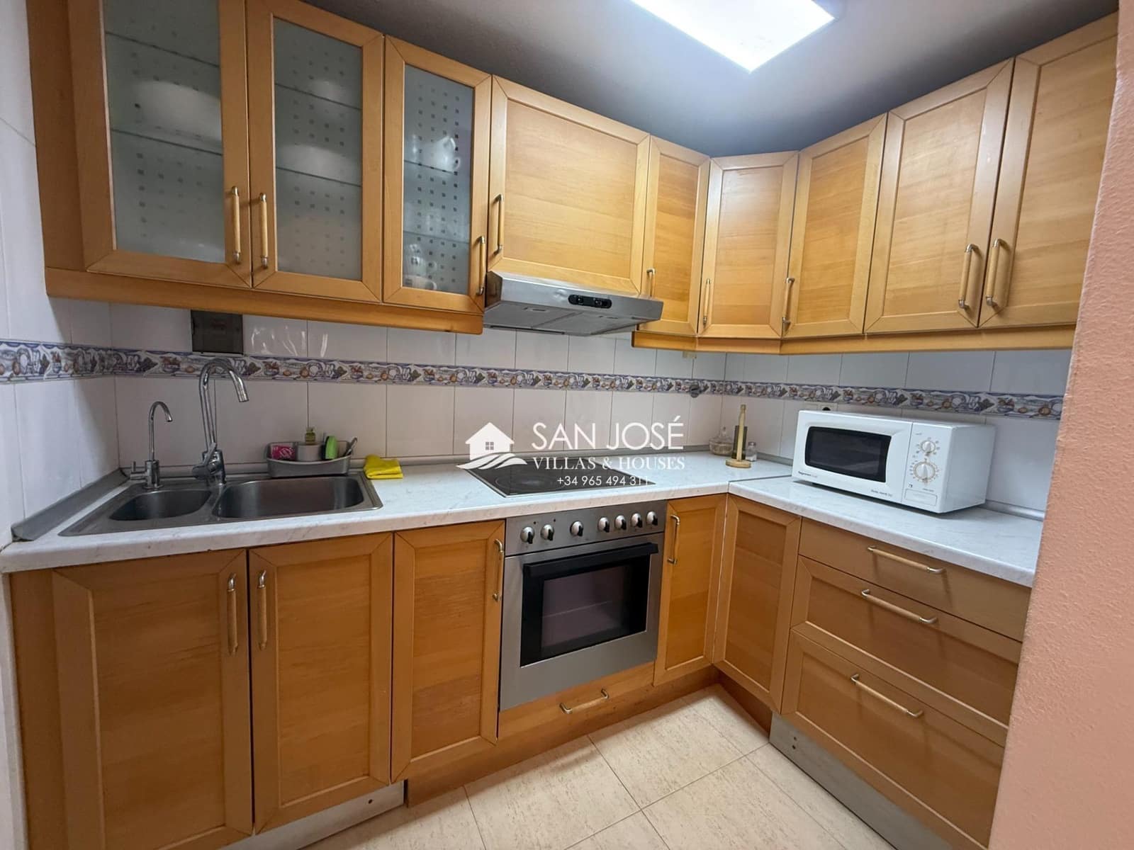 Villa/Maison Mitoyenne de 2 chambres à louer à Monforte del Cid - 900 € (Ref: 10030714)