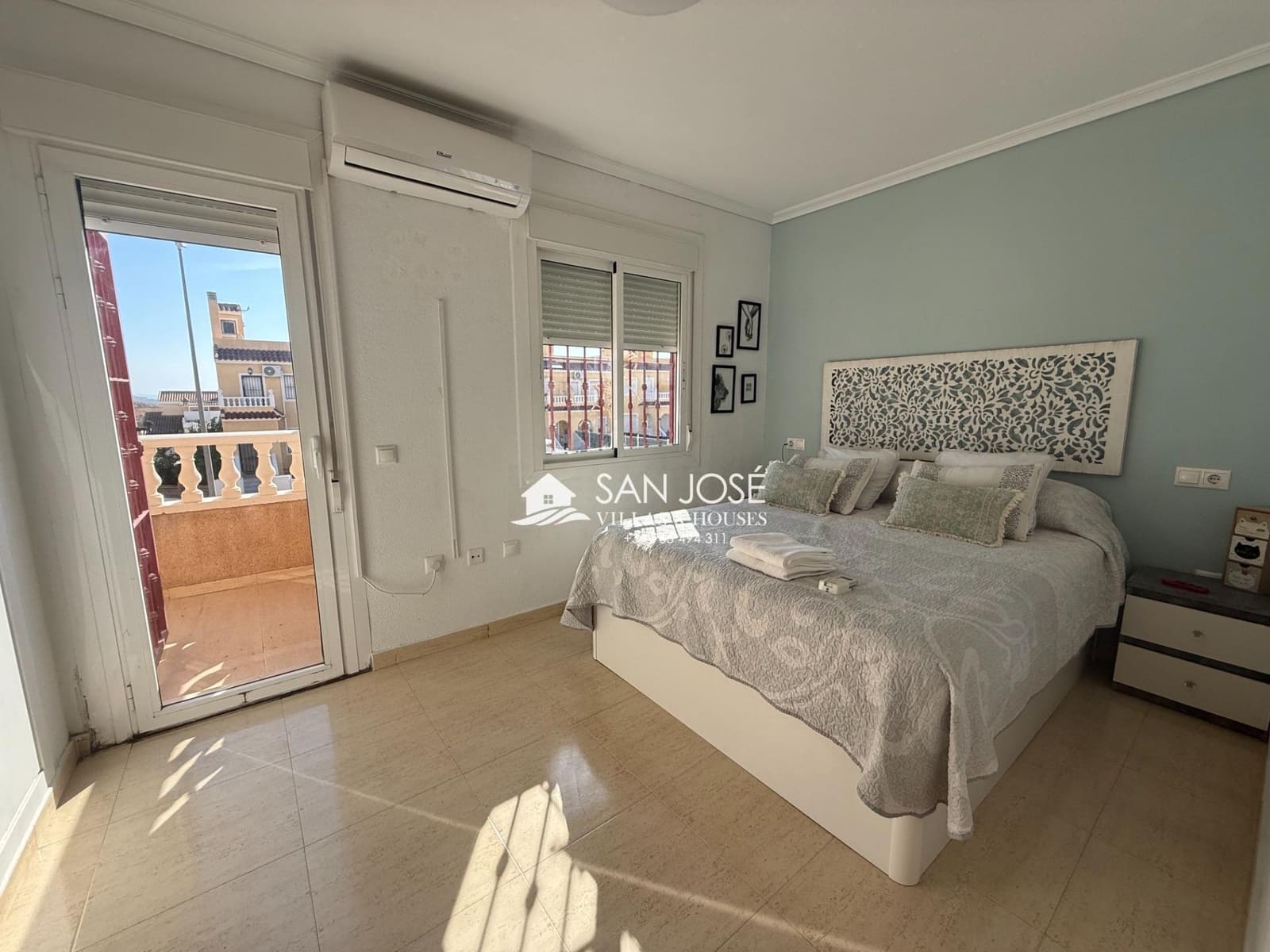Villa/Maison Mitoyenne de 2 chambres à louer à Monforte del Cid - 900 € (Ref: 10030714)