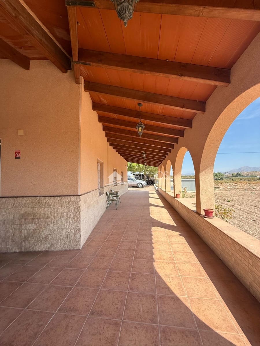 Chalet de 2 habitaciones en Novelda en venta - 275.000 € (Ref: 10035553)