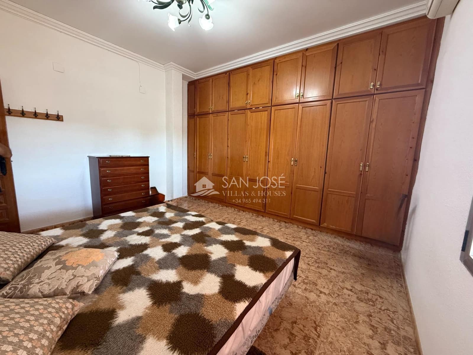 Chalet de 2 habitaciones en Novelda en venta - 275.000 € (Ref: 10035553)