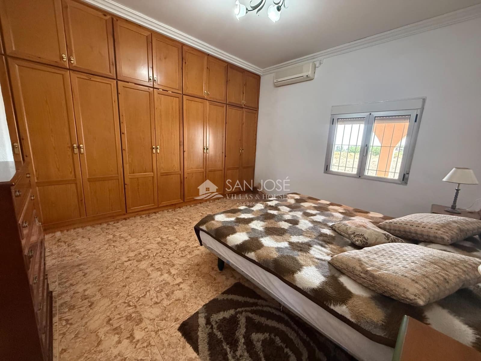Chalet de 2 habitaciones en Novelda en venta - 275.000 € (Ref: 10035553)