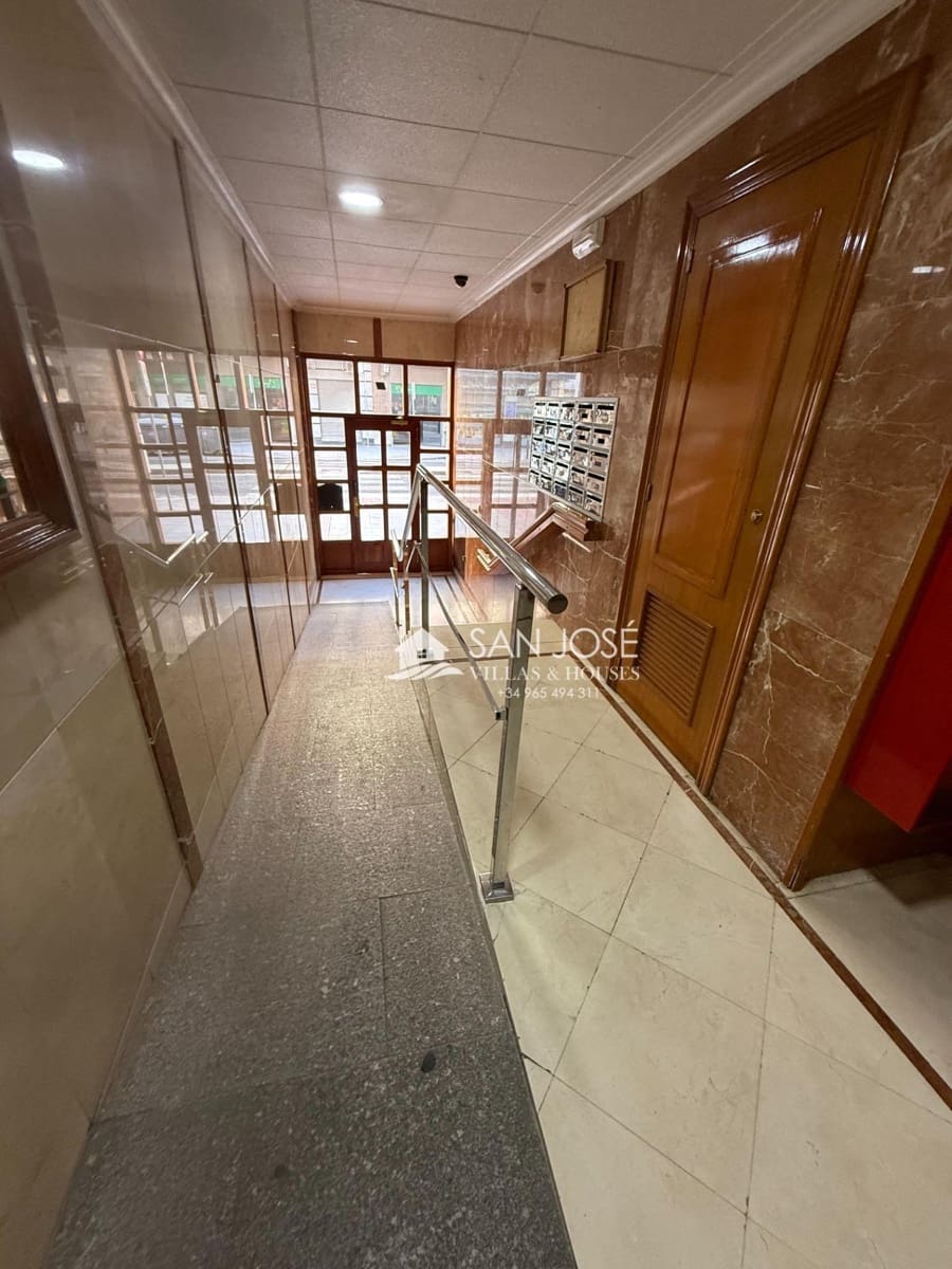 Piso de 4 habitaciones en Novelda en venta - 157.260 € (Ref: 10049546)
